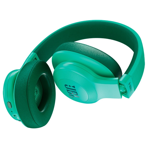 JBL E55BT Lifestyle мятный