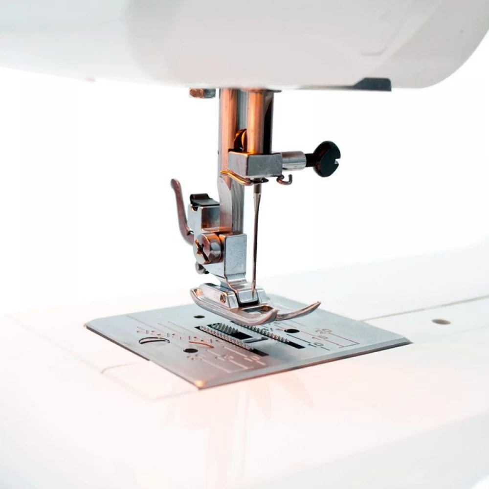 Janome Legend LE-25